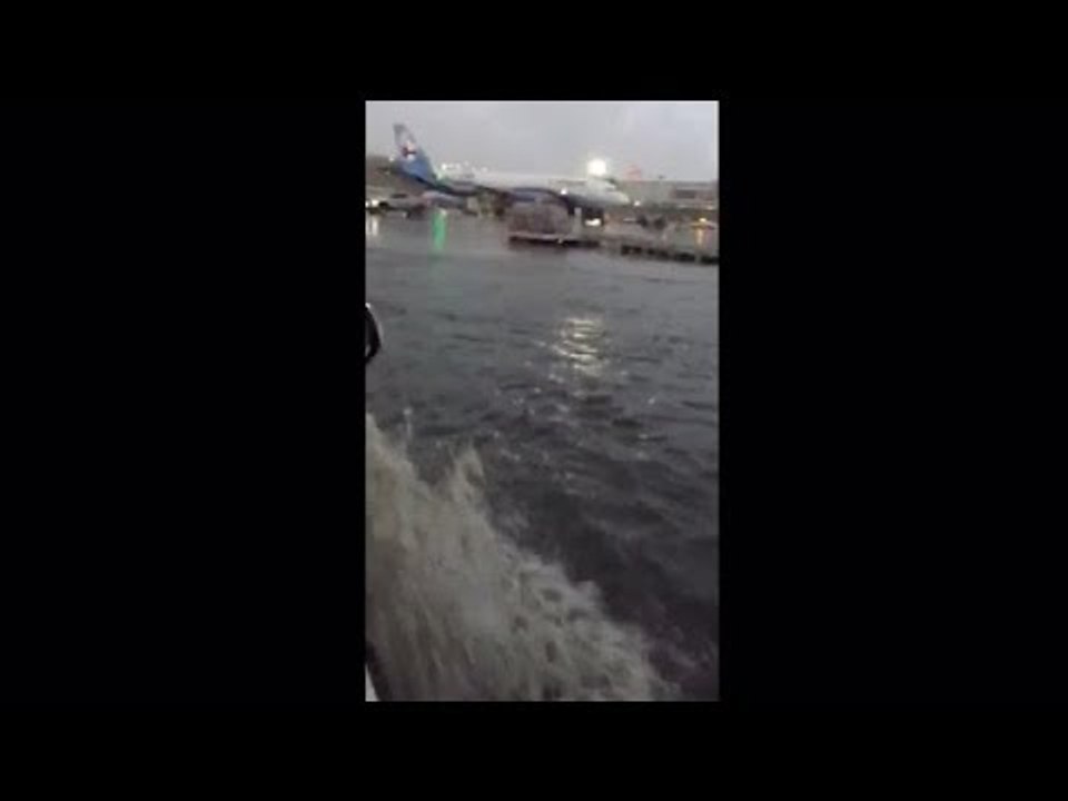 300 vuelos en CDMX afectado por lluvias | Noticias con Yuriria Sierra