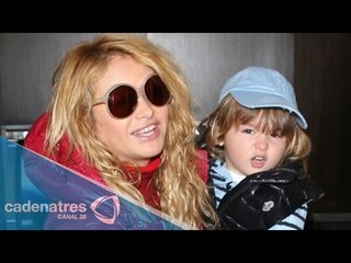Paulina Rubio quiere evitar que su hijo viaje con su padre