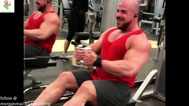 Huge 25 years old Bodybuilder Morgan MacDonald Posing flexing Workout
