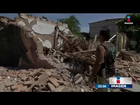 Pobladores tiran sus viviendas por su propia seguridad | Noticias con Ciro Gómez Leyva