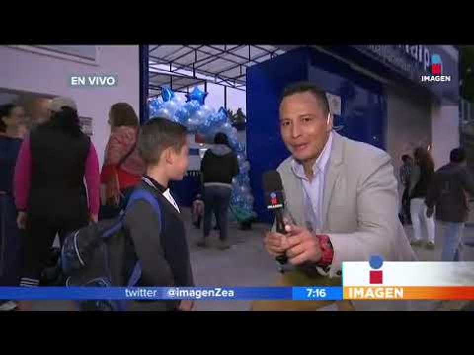 El pequeño Efrén en su primer día de clases | Noticias con Francisco Zea