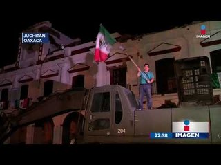 Gritan "¡Viva México!" en Juchitán, el pueblo más destruido por el sismo