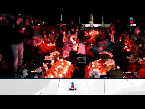 Pátzcuaro, escena de la mística noche de muertos | Noticias con Francisco Zea