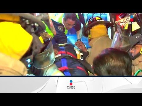 Rescatan a policía en Chapultepec que cayó a un barranco | Noticias con Francisco Zea
