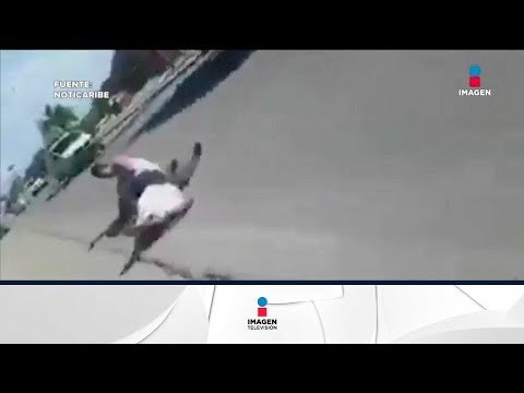 Chofer de UBER acusado de atropellar taxistas, este video probaría su inocencia | Noticias con Ciro