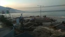 Νέο συγκλονιστικό βίντεο από την στιγμή που «χτυπά» το τσουνάμι