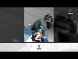 Policías someten a presunto delincuente, y luego a joven que grababa | Noticias con Ciro
