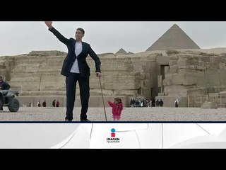 En Egipto juntan al hombre más alto con la mujer más bajita | Qué Importa