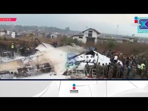 Un avión se estrelló en el aeropuerto de Katmandú, Nepal | Noticias con Francisco Zea