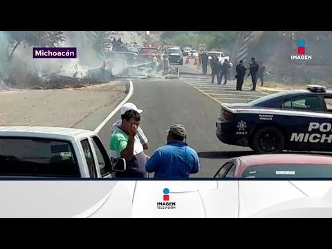 Fuga de narco provoca bloqueos de carreteras en Michoacán | Noticias con Yuriria Sierra