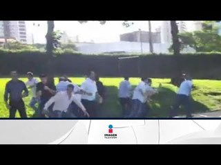 Esta peculiar forma de lanzar el ramo | Qué Importa