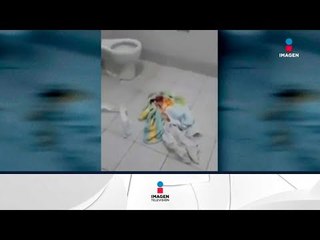 Mujer da a luz en un baño de hospital porque no la quisieron atender