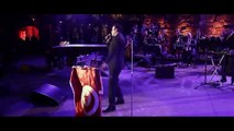 صابر الرباعي يغني كوكتيل من أغاني التراث التونسي من حفله على المسرح الأثري في قرطاج