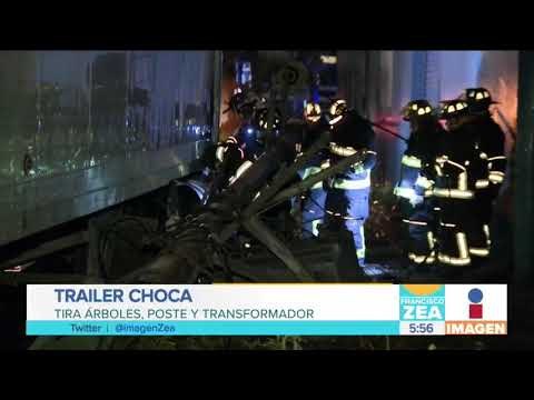 Choca tráiler contra un poste y tira un transformador en Iztapalapa | Noticias con Francisco Zea