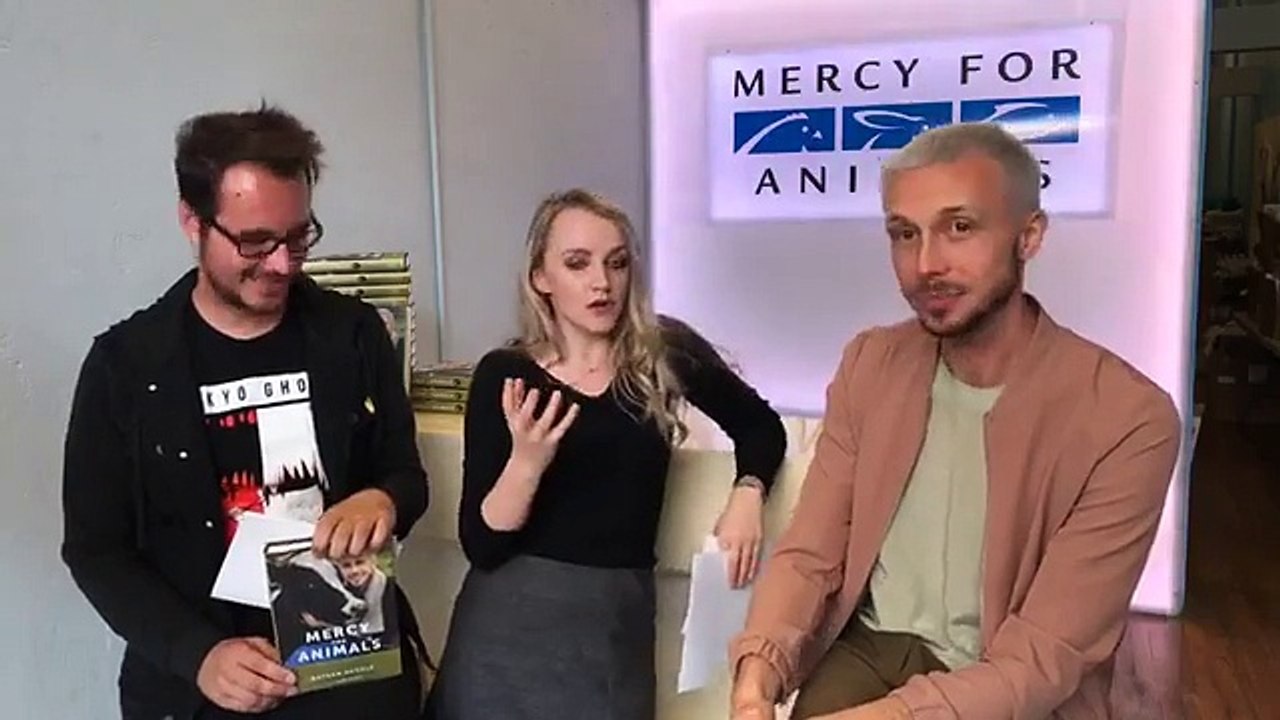 Join me as I chat to Mercy For Animals founder, Nathan Runkle with my podcast cohost Tylor Starr and we interview Nathan about his new book! 