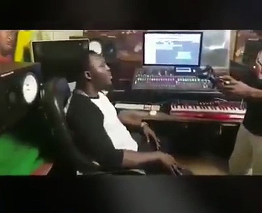 DIP Doundou Guiss L'Officiel peut avoir peur, Modou LO se lance dans le rap et il clashe séverement Balla Gaye 2 « Balla bari nga wax, nala nopilo, Nala douma,