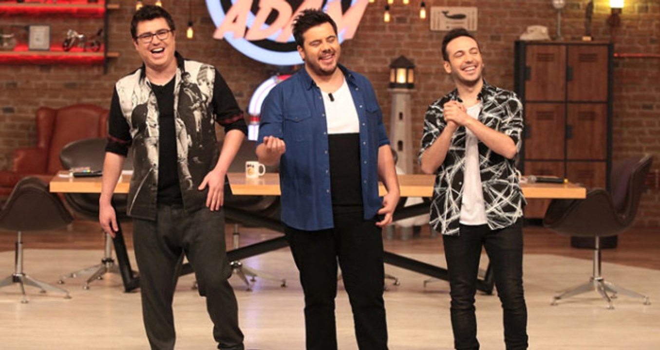 Eser Yenenler, Herkesin Yoluna Tek Başına Devam Etmesini İstediği İçin 3 Adam'dan Ayrıldı