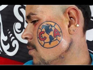 Hombre se tatúa escudo del América | Noticias con Yuriria Sierra