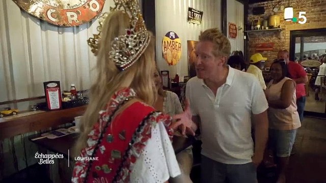 Dans Echappées Belles en Louisiane, Jérôme Pitorin rencontre... Miss Ecrevisses ! Regardez
