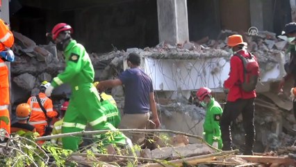 'Enkaz altında hala onlarca insan var' - PALU