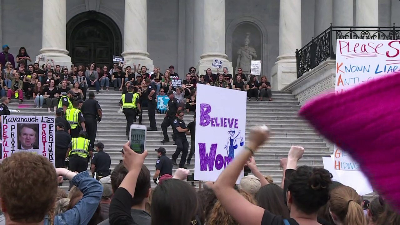 Kavanaugh unter protesten in supreme court gewählt