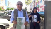 Gurbetçi Aile 9 Aydır Türkiye'nin Her Yerinde Sokak Sokak Kayıp Oğullarını Arıyor
