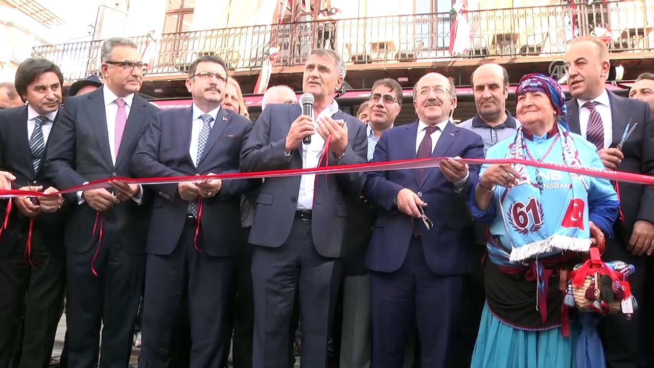 Şenol Güneş, Trabzon'da açılışa katıldı