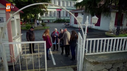 Neriman’a kızlardan sevgi seli! - Kırgın Çiçekler 74.Bölüm