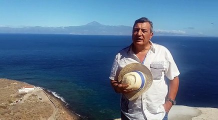 El periodista Norberto Chijeb asiste al embarque de la Virgen de Guadalupe, que marca el día grande de las Fiestas Lustrales en La Gomera