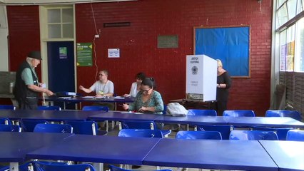 Brasil empezó a votar en polarizadas elecciones