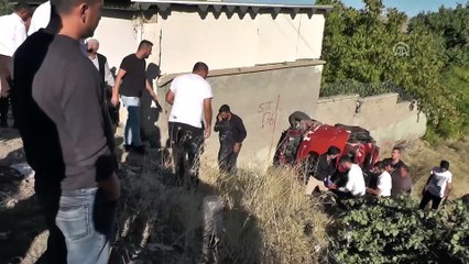 Otomobil şarampole devrildi: 4 yaralı - KIRIKKALE