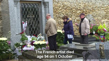 Last tribute to Aznavour at Montfort-l'Amaury cemetery