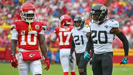 Jalen Ramsey uses long arms to prevent Tyreek Hill from catching ball