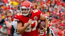 Kelce's huge juke frees himself up on 40-yard catch and run