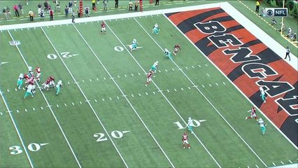 Alonso snags Dalton's tipped pass for INT