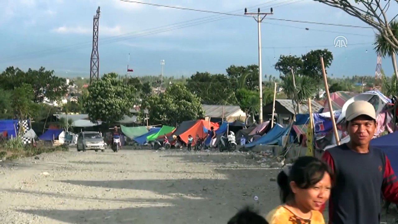 Cansuyu Derneği, Endonezya'da sıcak yemek dağıtıyor  - PALU