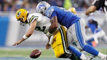 Da'Shawn Hand beats double team, wraps up Rodgers for fumble