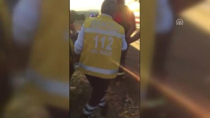 Otomobil Şarampole Devrildi: 2 Ölü, 3 Yaralı