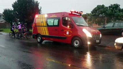 Mulher é socorrida após ser agredida no Periolo