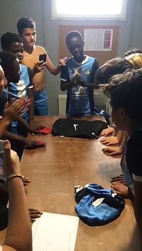 Cri de guerre de nos U13 de Mehdi Thirard après sa victoire 3 à 0 face au FC GISORS !