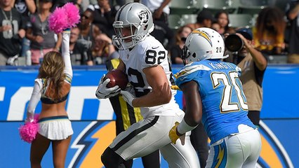 Carr connects with Nelson for Raiders' first TD
