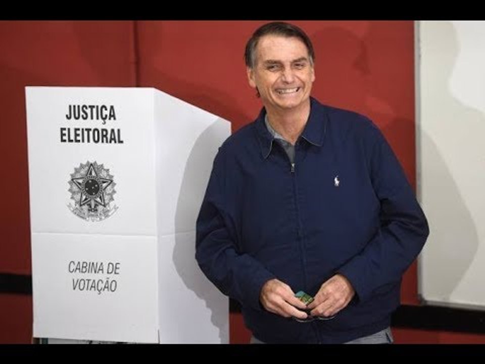 Rio de Janeiro: Ao vivo da sala de entrevistas com  Jair  Bolsonaro