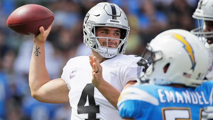 Carr finds Seth Roberts while throwing on the run