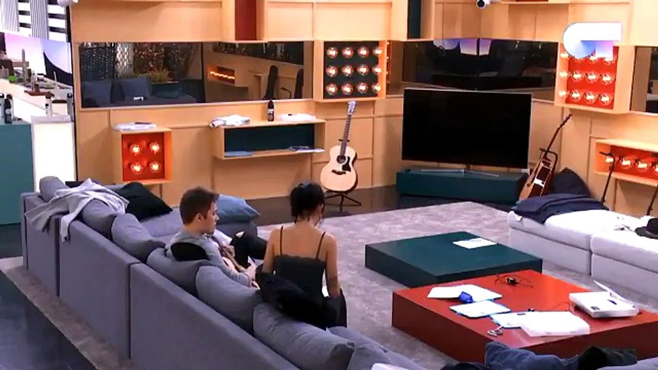 OT 2018 - Natalia compone mientras Damion le ayuda con la melodía en el 24H - OT DIRECTO 2018