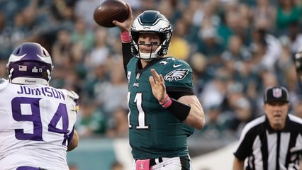 Carson Wentz lofts 12-yard TD pass to Wendell Smallwood