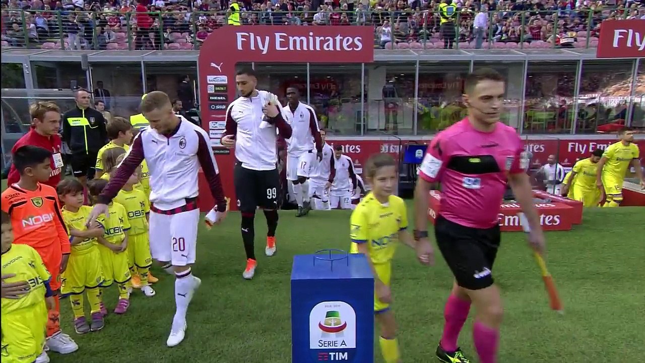 Milan 3 1 Chievo   Higuain Double Sees Rossoneri Past Chievo   Serie A