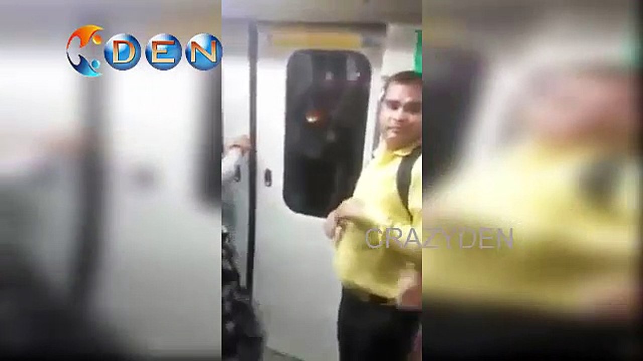 Drunk Girls Create Ruckus in Delhi Metro for Women Empowerment