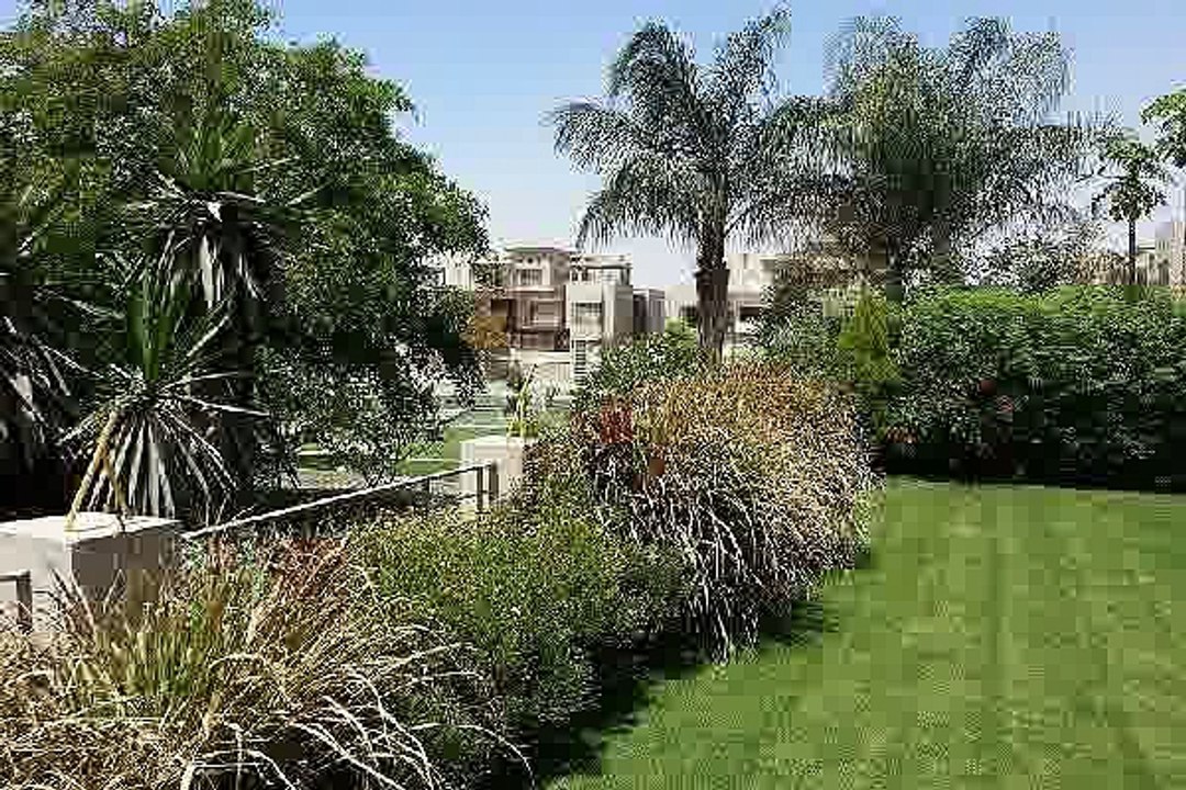 شقه بحديقة للإيجار فى بالم هيلز بامبو اكستنشن