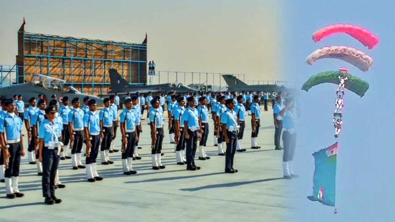 Indian Air Force ने 86th Anniversary पर आसमान में दिखाए हैरतअंगेज कारनामे । वनइंडिया हिंदी
