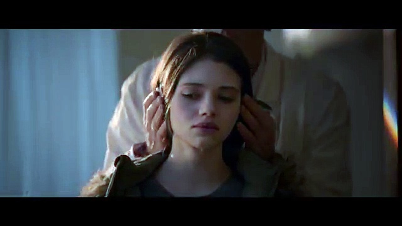 'Look Away' Exclusive Clip (2018) _ A Disturbing Exchange